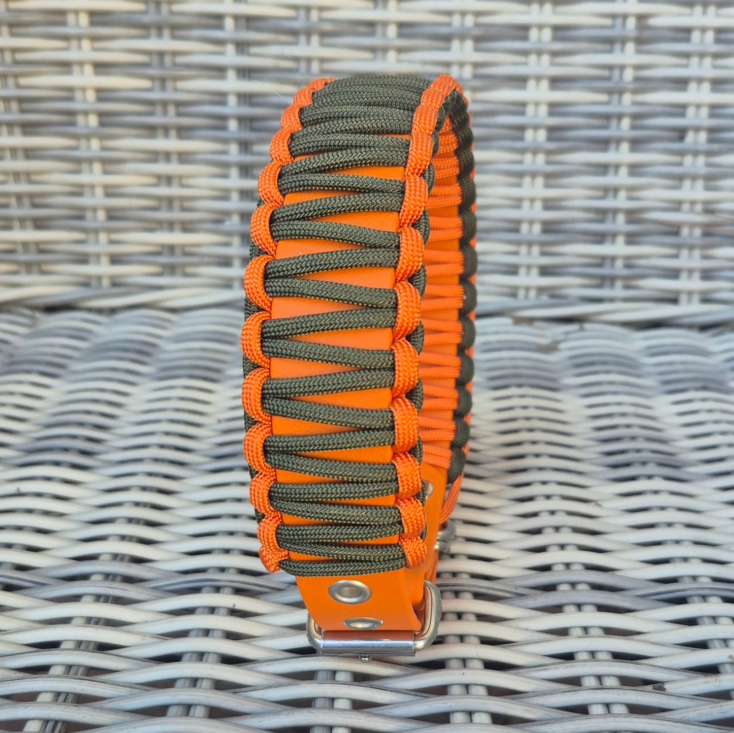 Halsband Biothane & Paracord *Oliv-Orange* 38-45cm