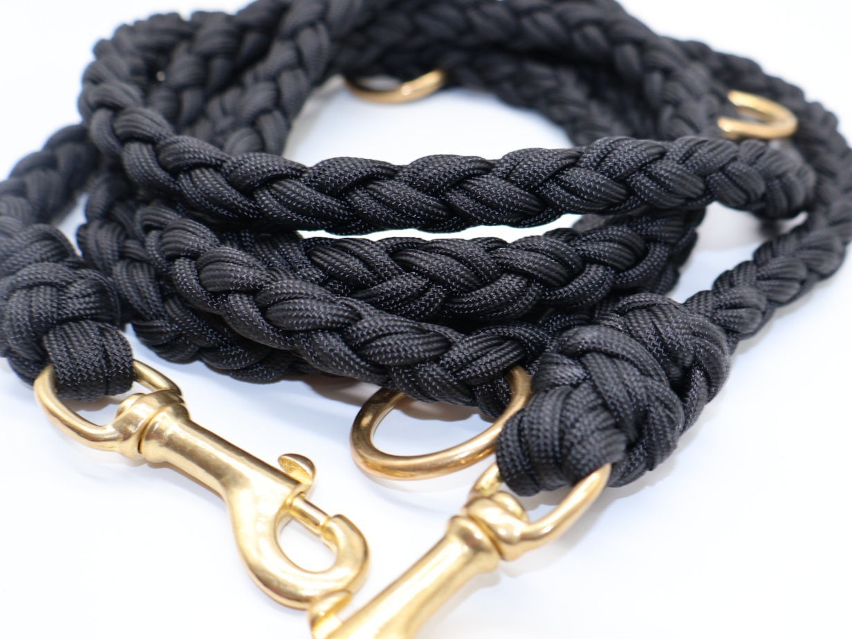 2.45m & 2.6m - Hand-braided paracord leash for dogs up to 30kg *black*