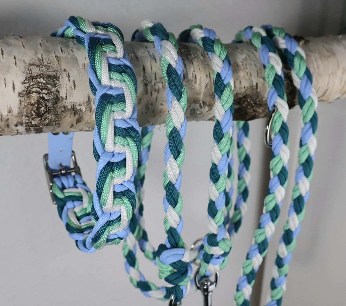 Handgeflochtene Paracord Leine *Petrol-Polar-Mint-Weiß*
