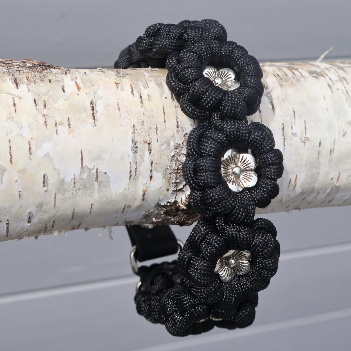 Blumen Halsband *Schwarz*
