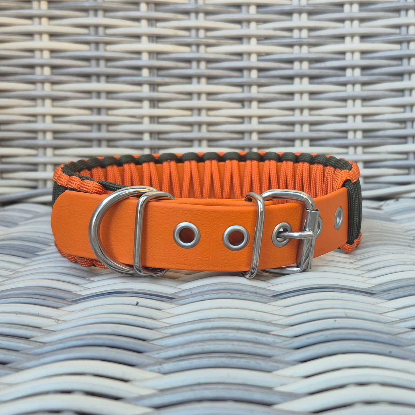 Halsband Biothane & Paracord *Oliv-Orange* 38-45cm