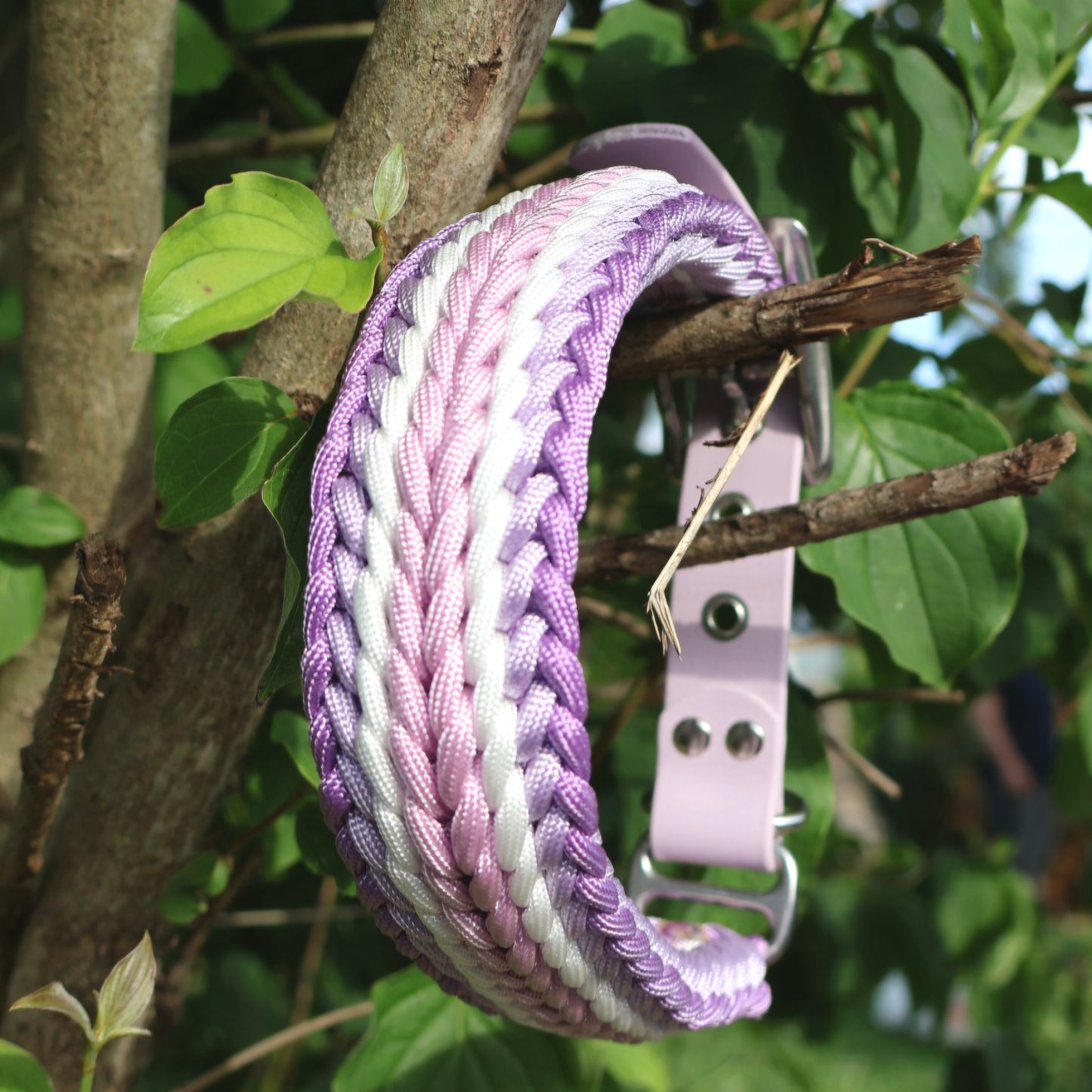 Paracord Halsband Breit geflochten *Pearl lila*