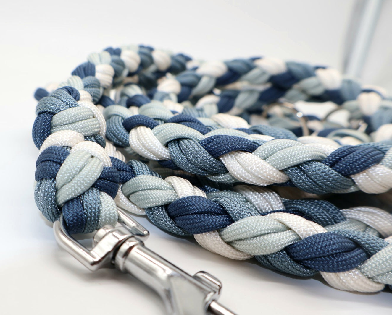 2,7m Handgeflochtene Paracord Leine *Schwarz-Weiß* bis 20kg geeignet