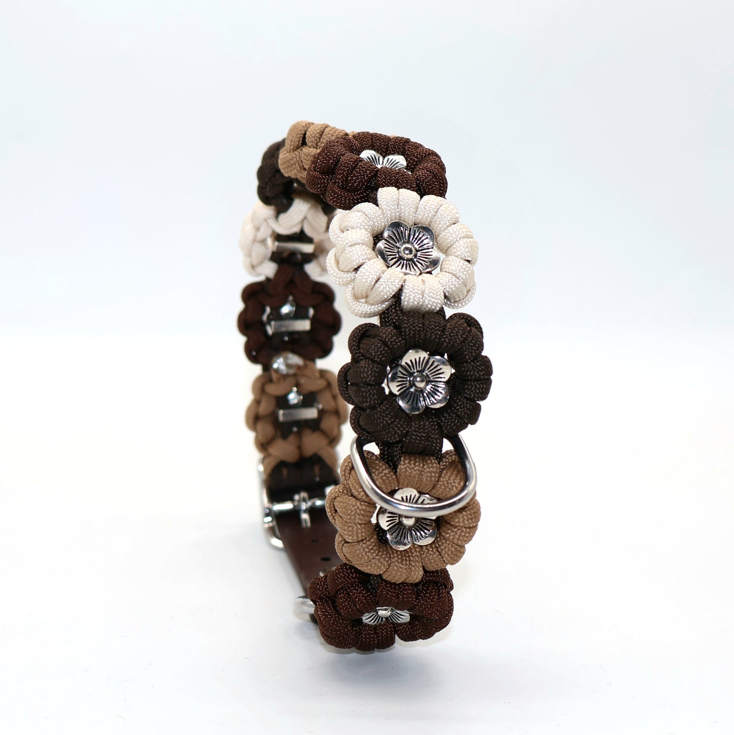 Blumen Halsband *Espesso-Nuss-Cappuccino-Creme*