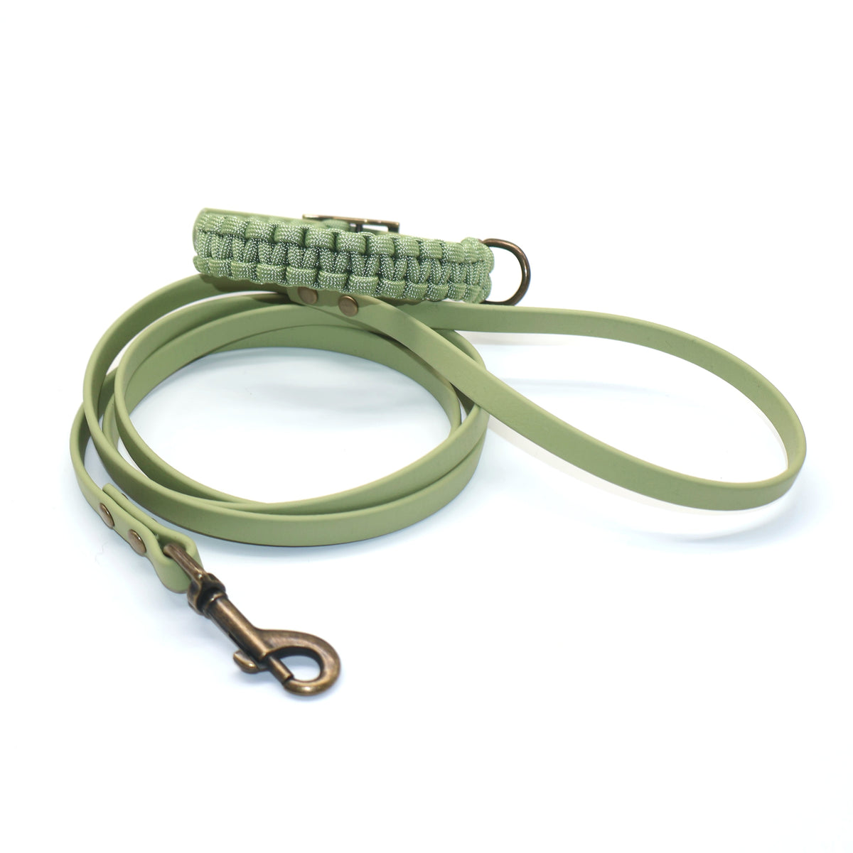 2 Halsbänder mit je 23-27cm Halsumfang mit passender 1,3m schmale Biothane Leine *Guacamole*