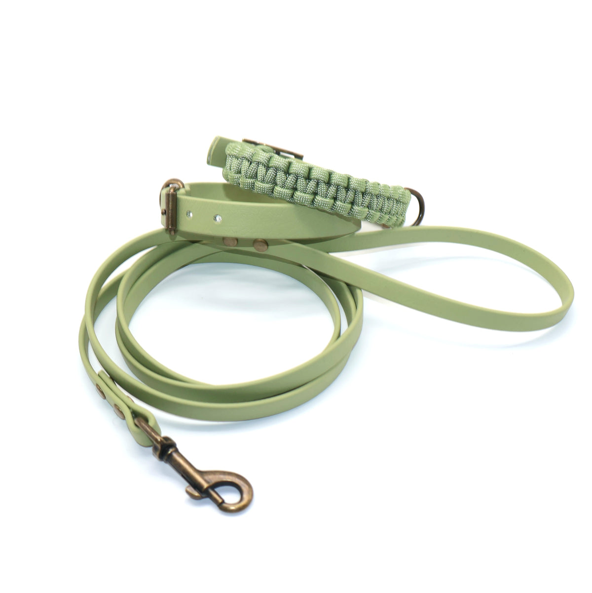 2 Halsbänder mit je 23-27cm Halsumfang mit passender 1,3m schmale Biothane Leine *Guacamole*