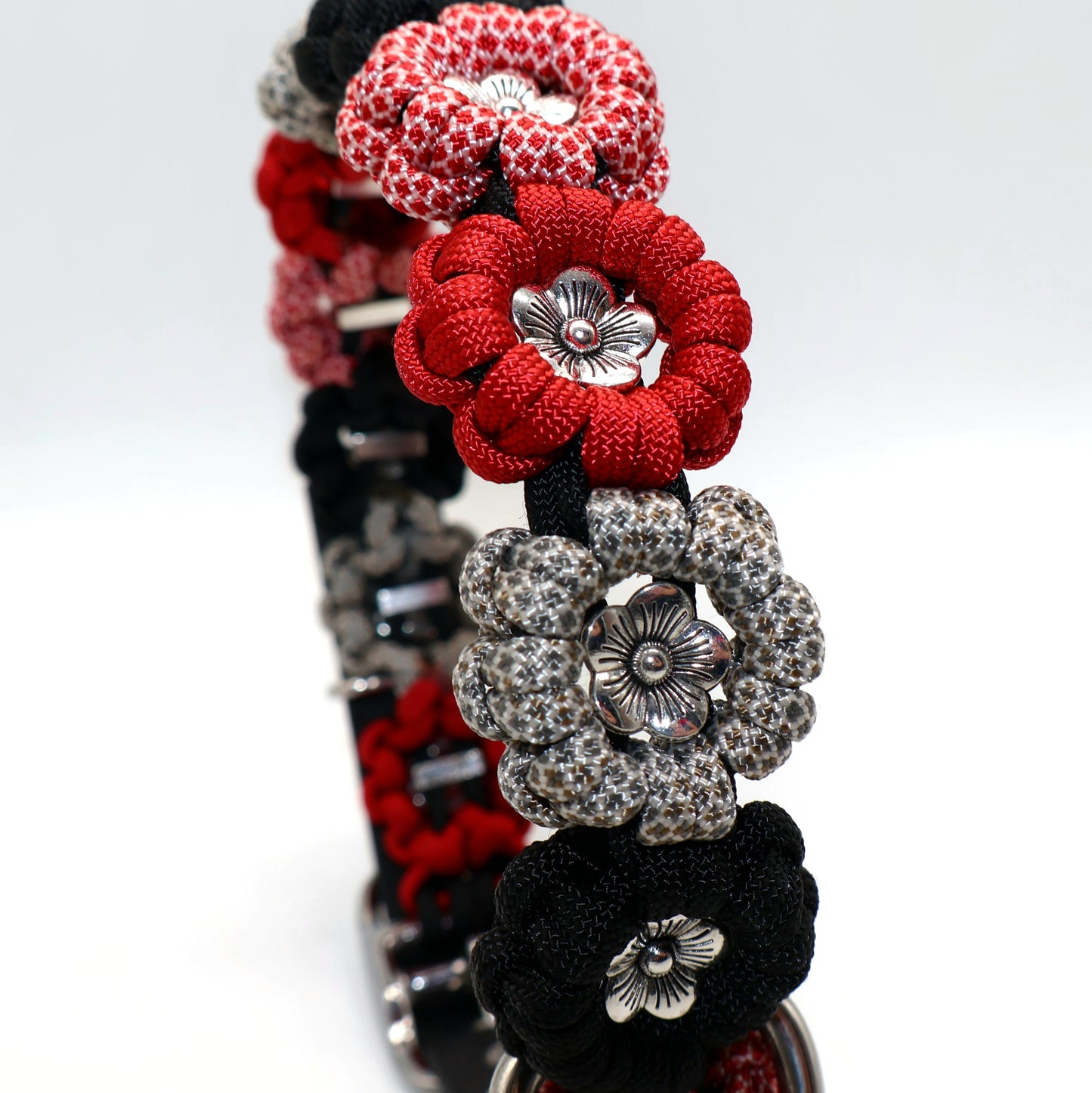 Blumen Halsband *Rot & Schwarz*