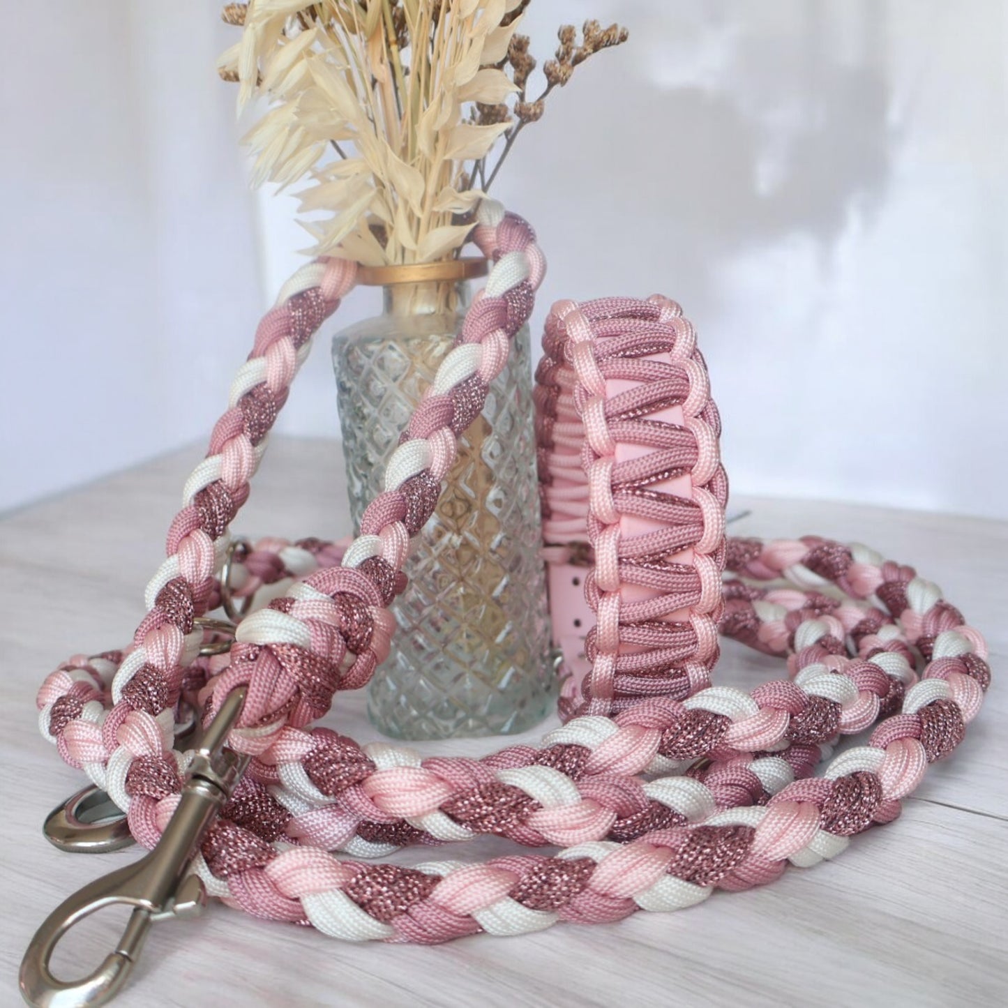 Handgeflochtene Paracord Leine *Rouge & Altrosa & Rosa-Glitzer & Weiß*